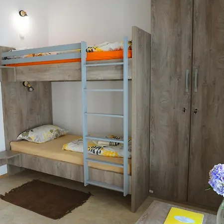 Hostel Ormoz ホテル オルモジュ