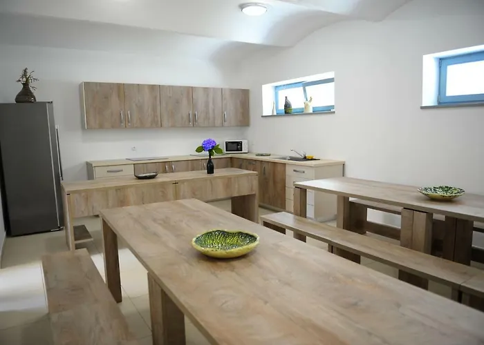 فندق Hostel Ormoz