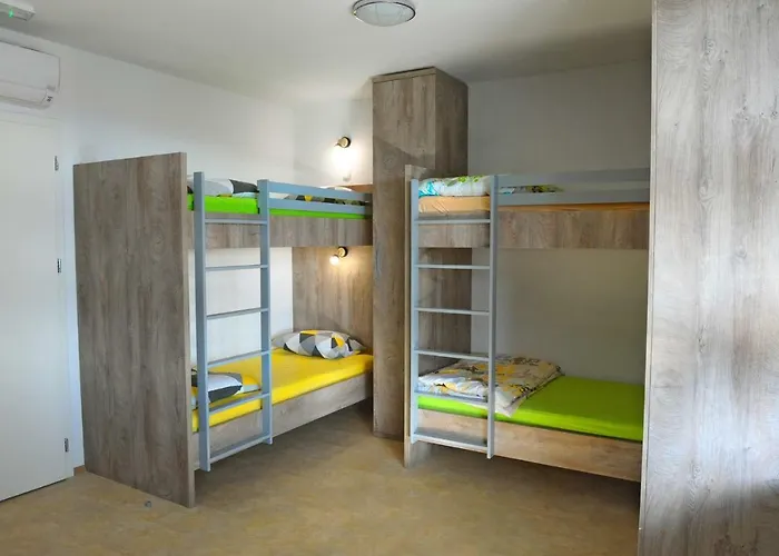 Hostel Ormoz فندق *