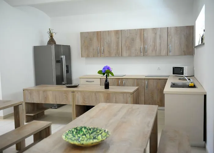 Hostel Ormoz فندق *